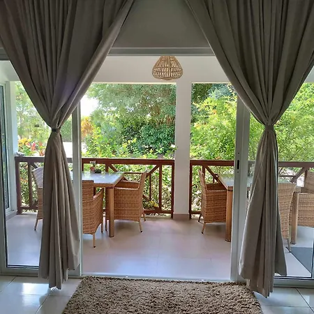 Lucy'S Guesthouse-3